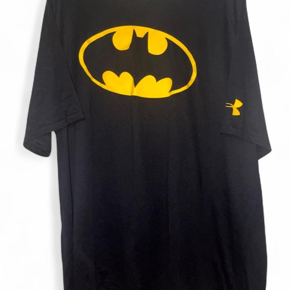 Under Armour Batman Heat Gear black t-shirt with yellow Batman logo, size 2XL